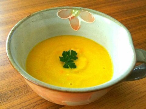 野菜の甘みたっぷり！かぼにんたまスープ